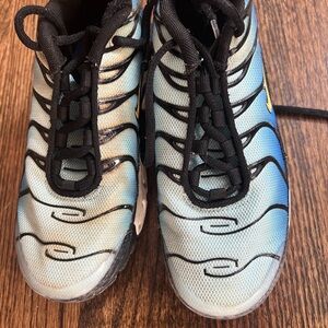 Nike Kids Sneakers in Blue and Black